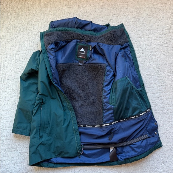 Burton Women’s Goretex ski/snowboard jacket - Picture 2 of 7